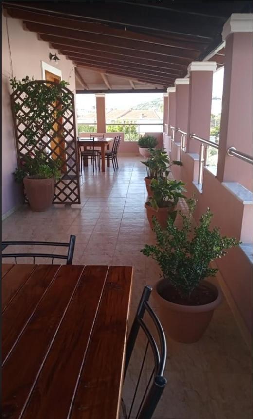Victoria Apartments Ксамил Екстериор снимка