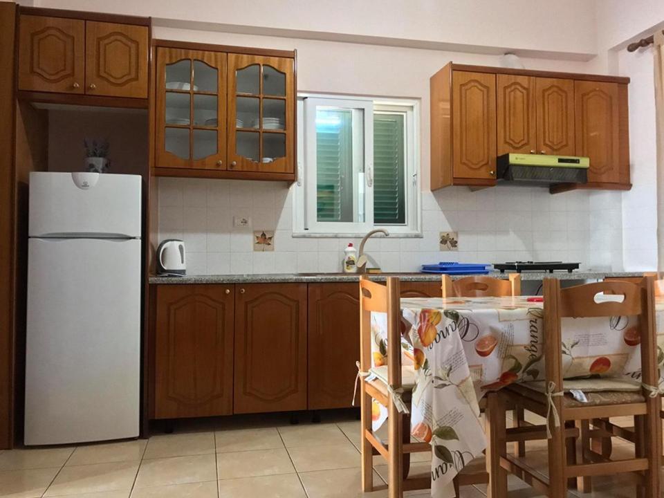 Victoria Apartments Ксамил Екстериор снимка