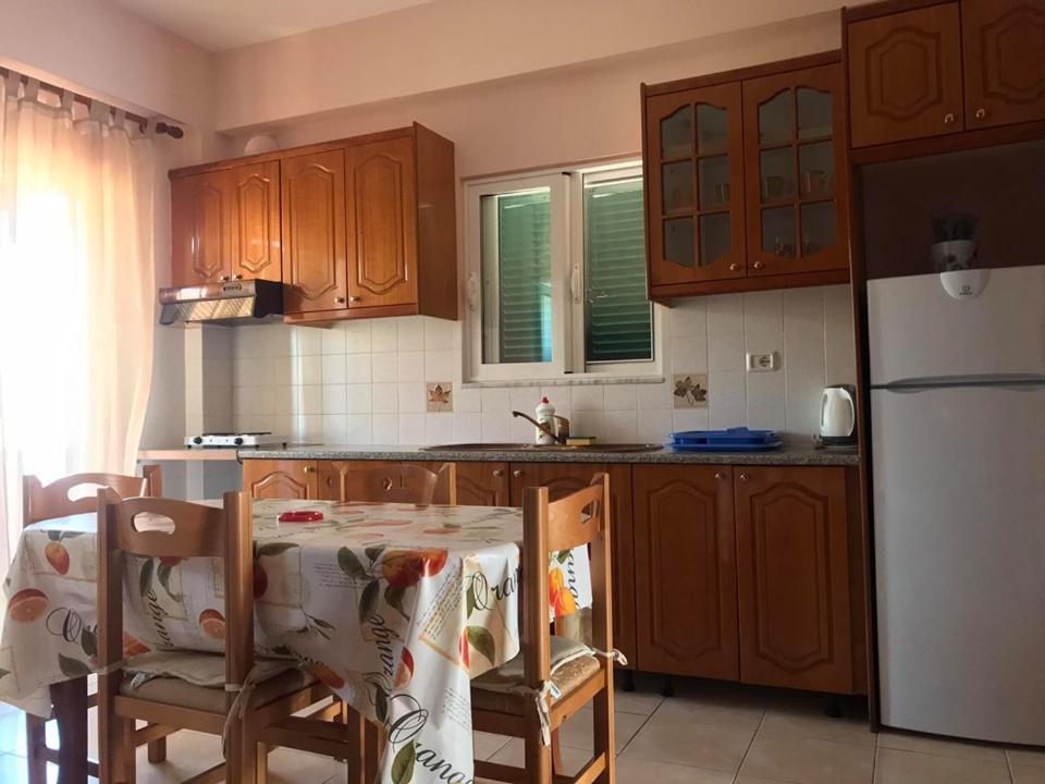 Victoria Apartments Ксамил Екстериор снимка