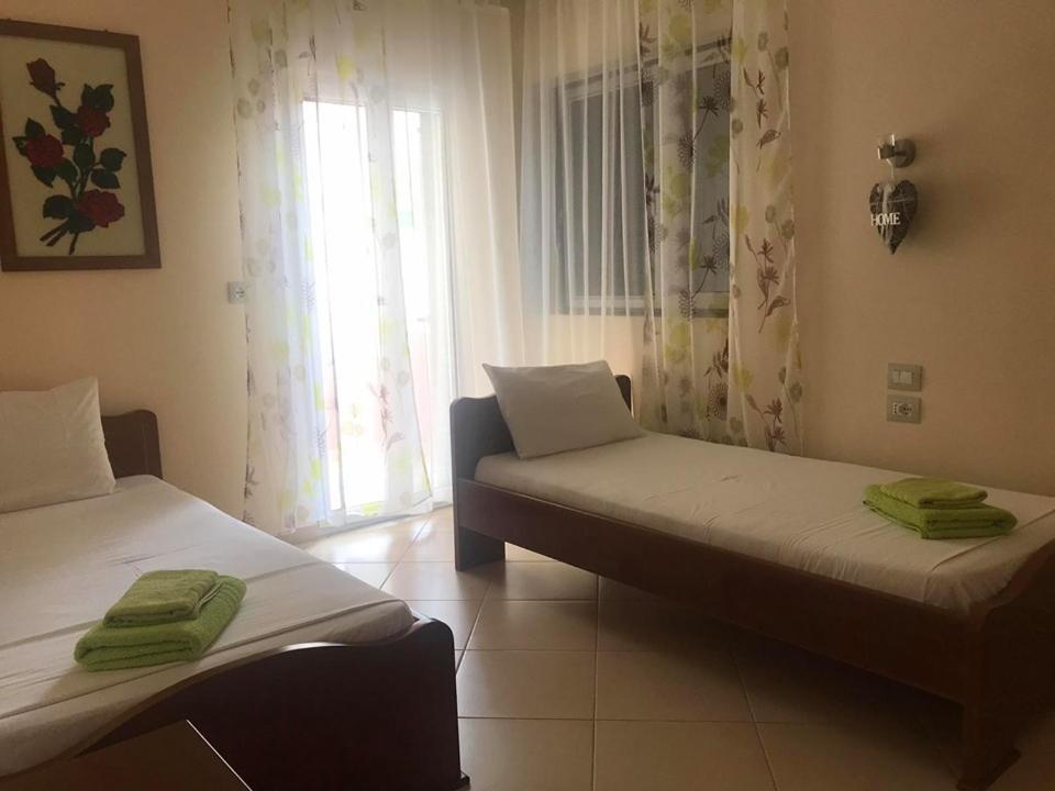 Victoria Apartments Ксамил Екстериор снимка